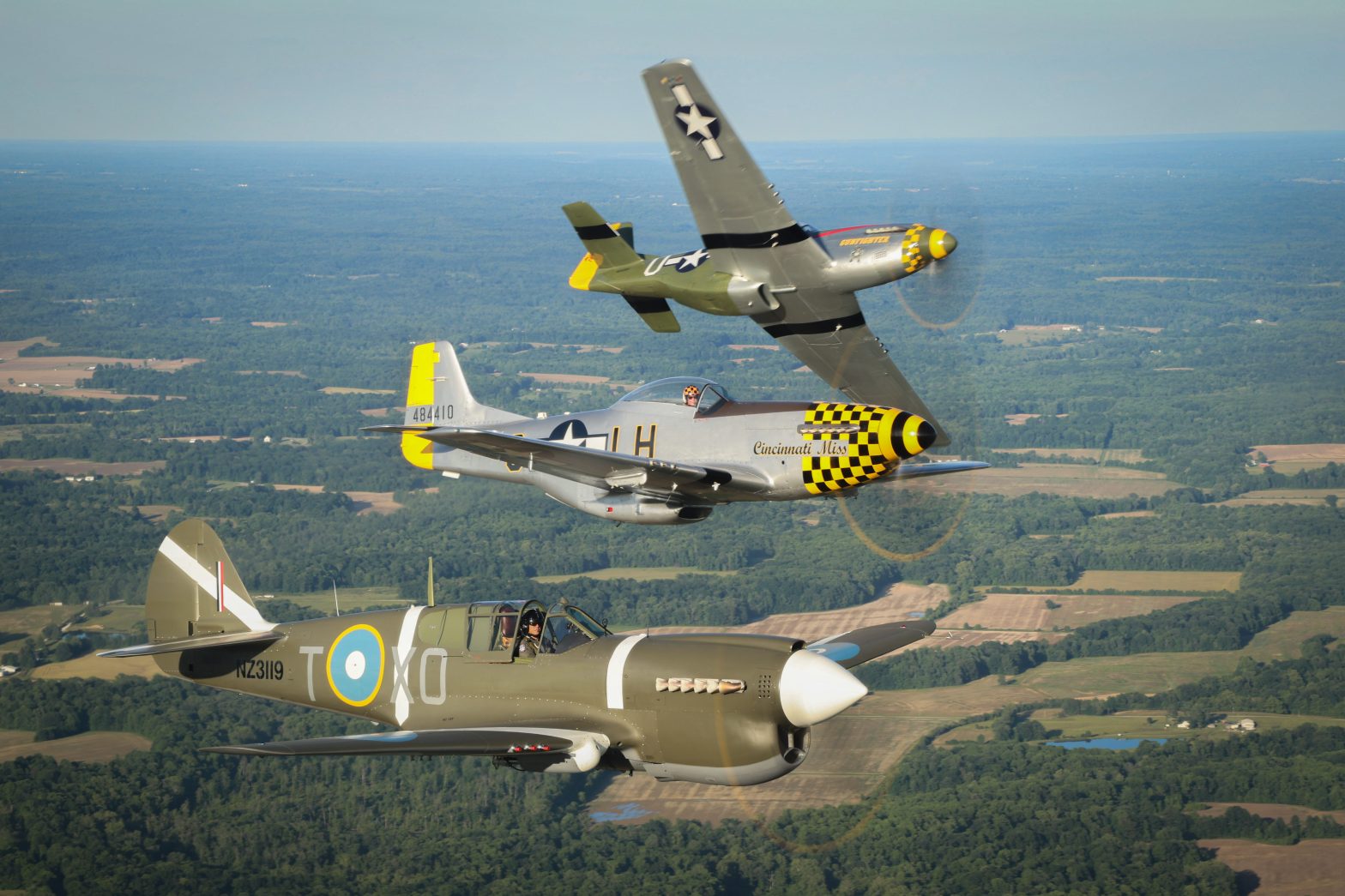 Air-to-air photoshoot over Terre Haute with P-40 and 2x P-51s